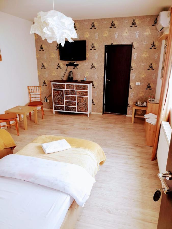Hotel Queen Boekarest Buitenkant foto